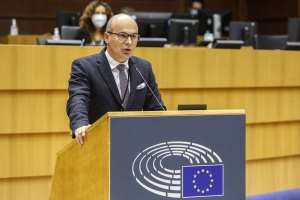 Rareş Bogdan îl critică pe Ilie Bolojan: „Dai vot unui pesedist, dar acum două zile ai blocat un liberal”